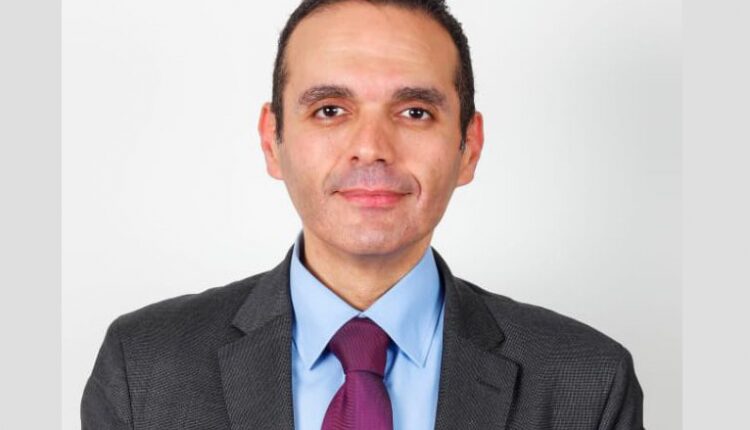 الدكتور مدحت نافع الخبير الاقتصادي