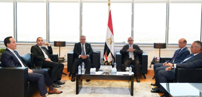 جانب من اجتماع وزير الاستثمار للتنسيق مع الجهات الحكومية